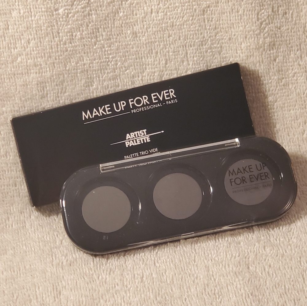 Empty palette